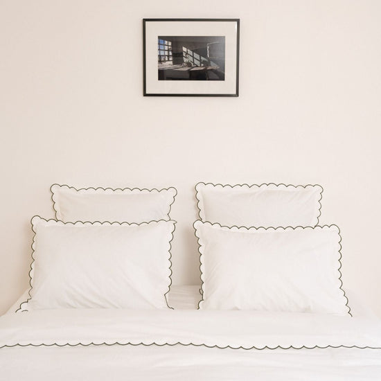 The Scalloped Pillowcases in White & Forest Green Cotton Percale (Set of 2)