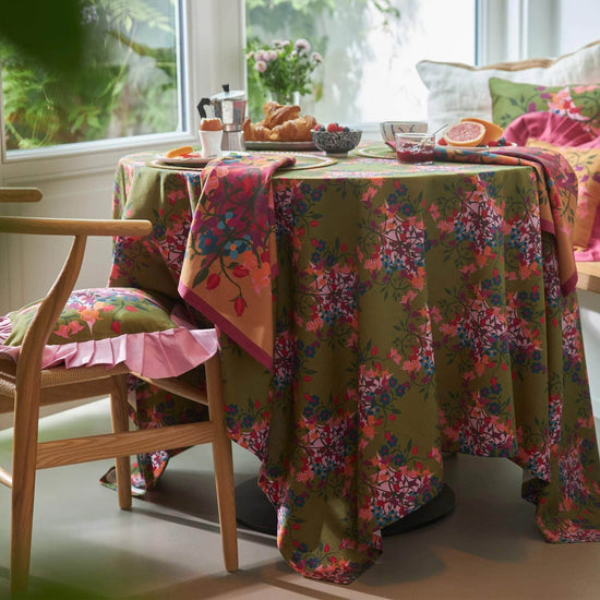 Blumen Green Tablecloth