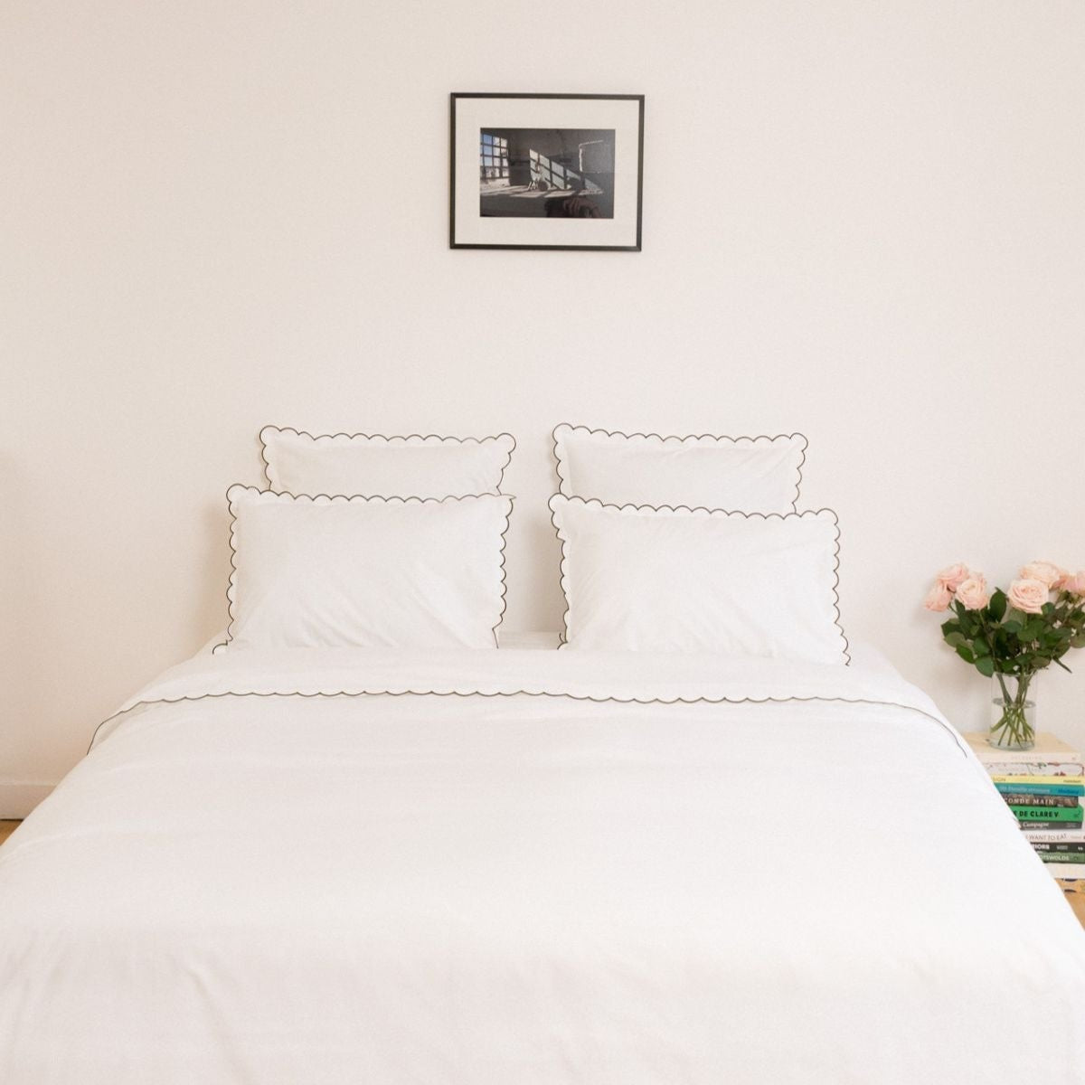 The Scalloped Duvet Cover in White and Forest Green Cotton Percale