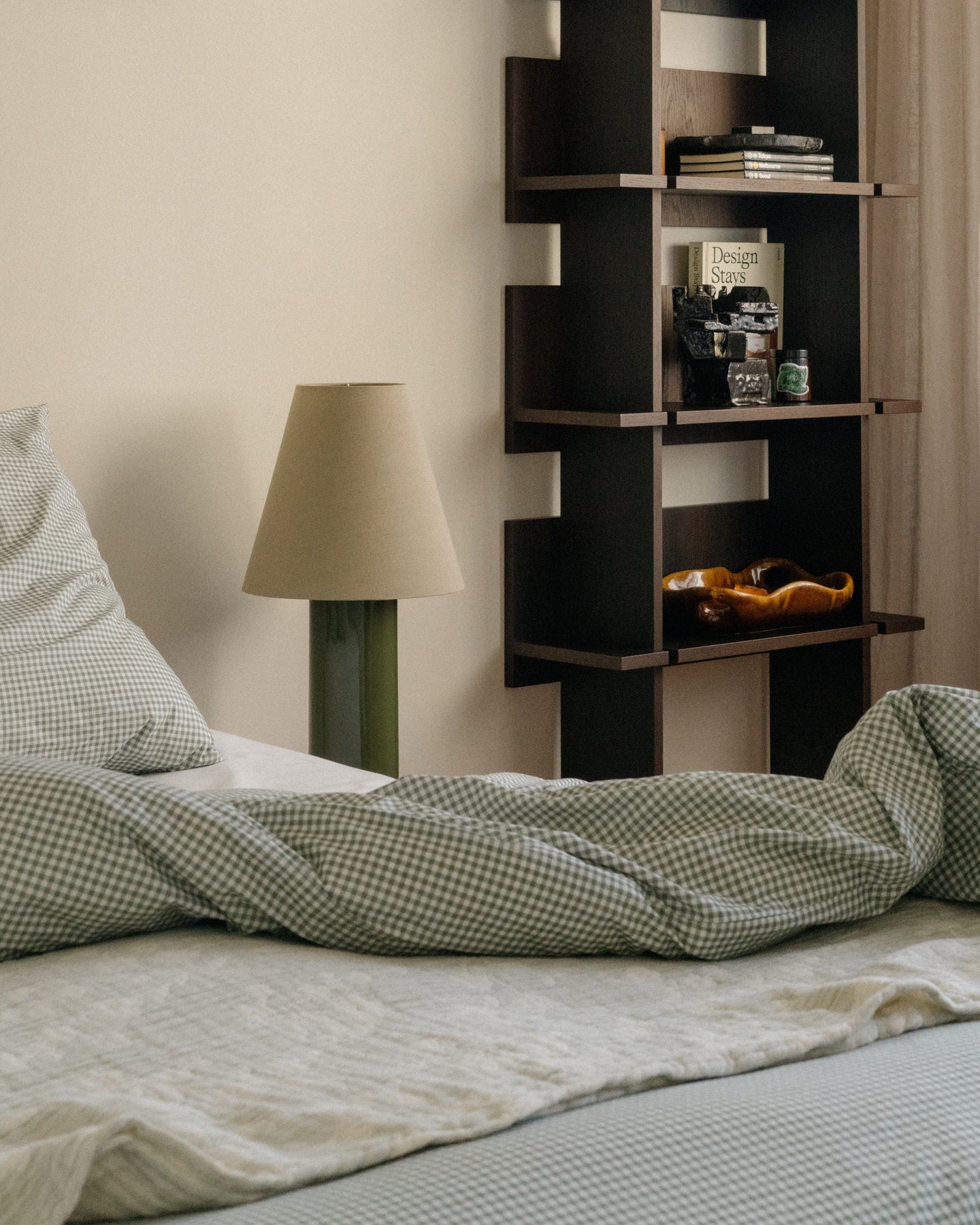 Giro Treetop & Beige Table Lamp