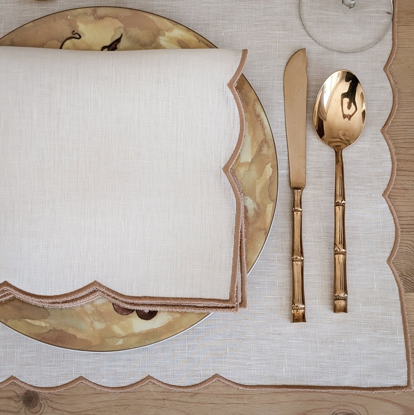 Puglia - White and Beige Linen Placemat and Napkin Set
