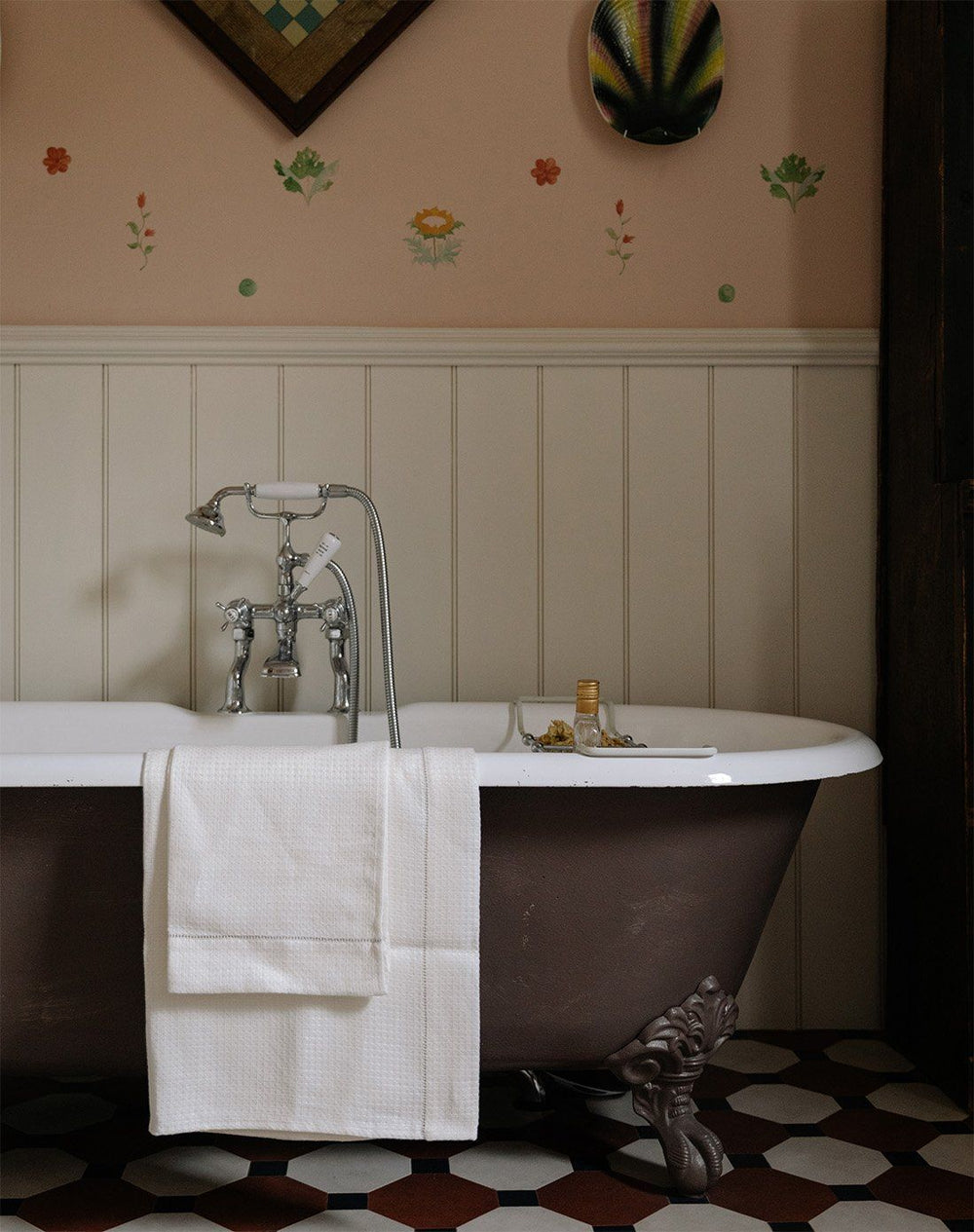 Liège Bath Sheet in Ivory White Waffle with Olive Green Hemstitch