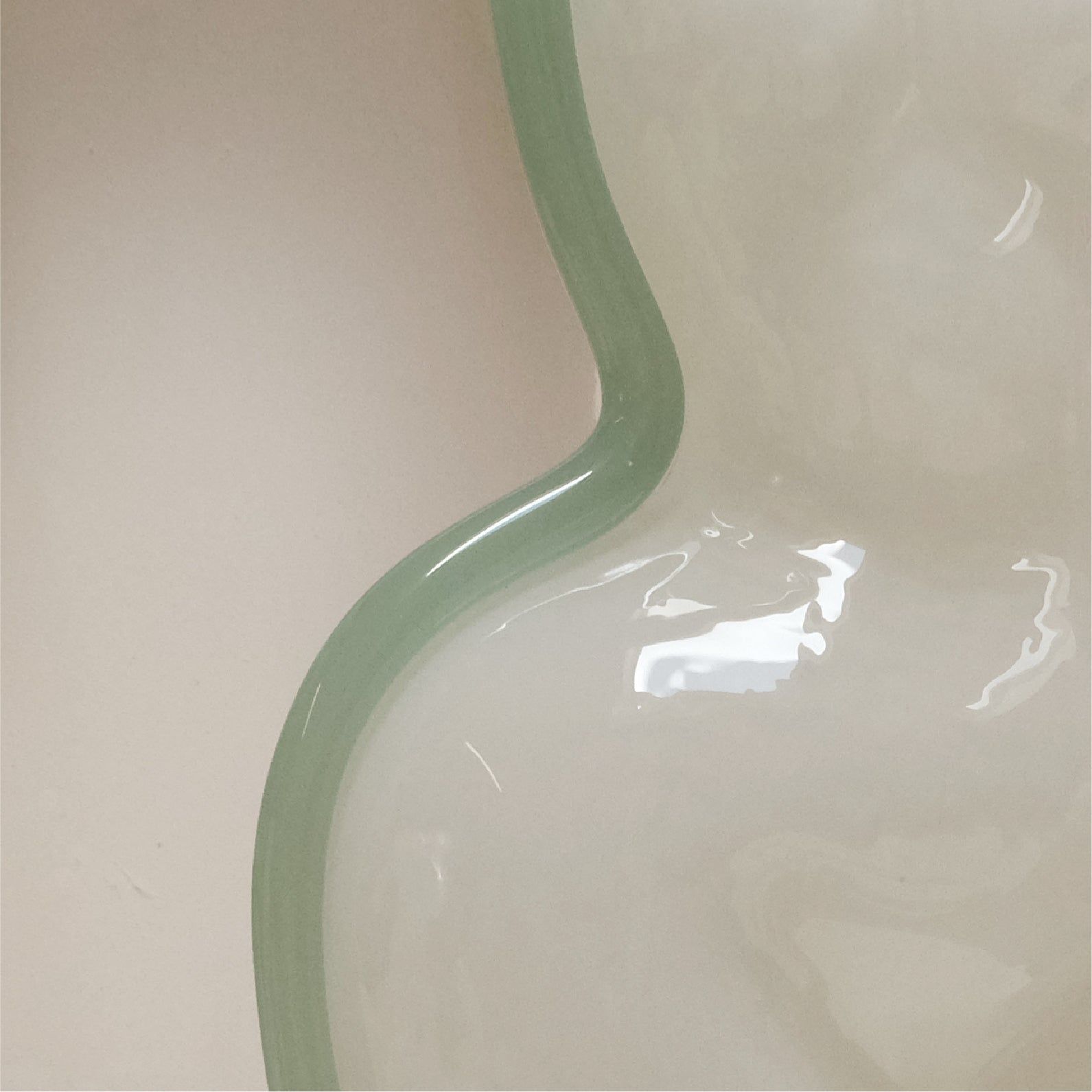 FUTURA Air Vase