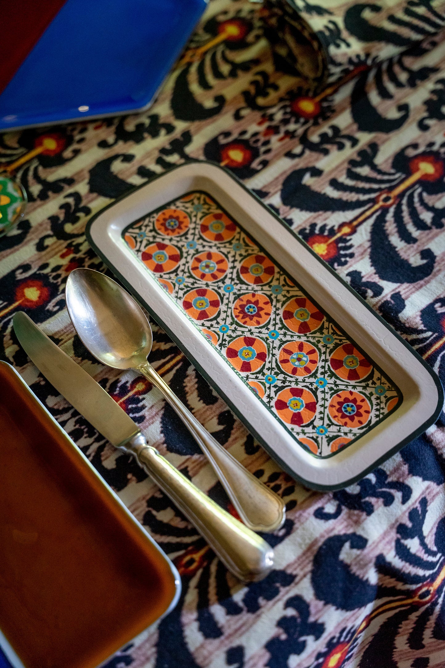 Ikat Hand-Painted Iron Tray - Rectangular White