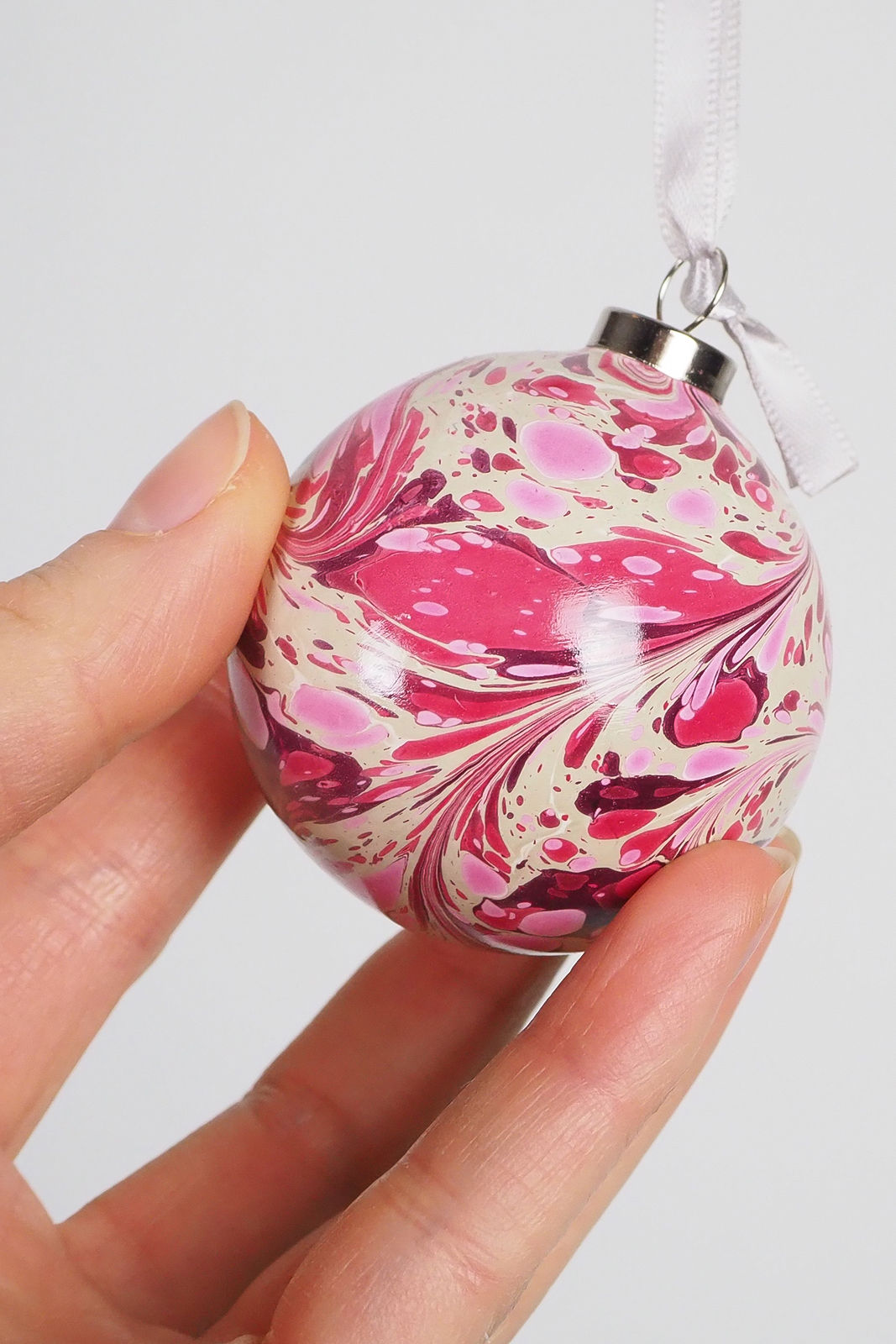 Small Berry Marbled Bauble