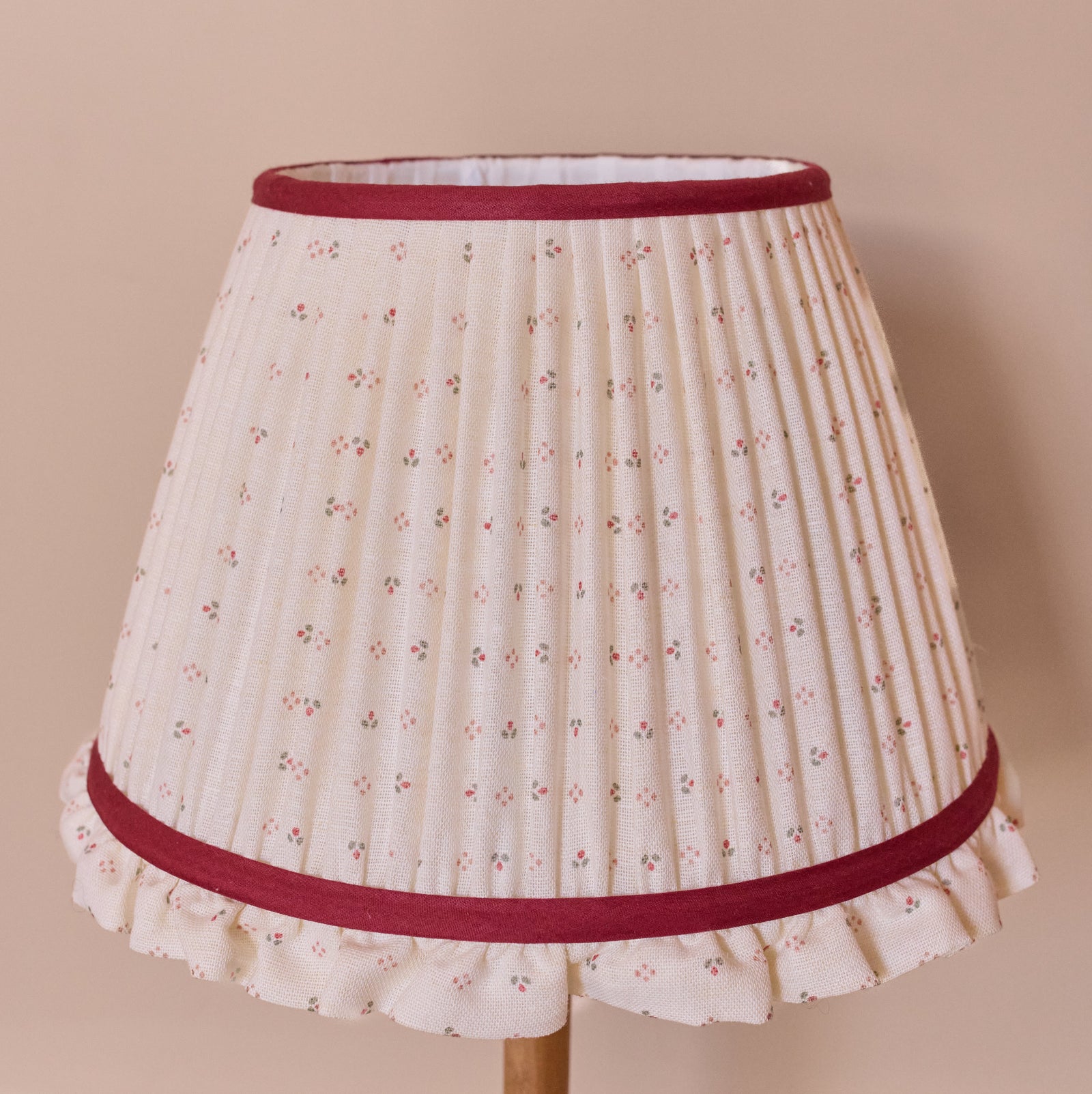 Minni Fabric - Alpine Green and Soft Red on White