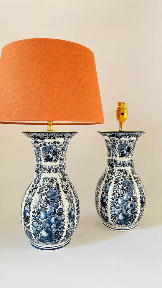 Antique Delfia Lamp