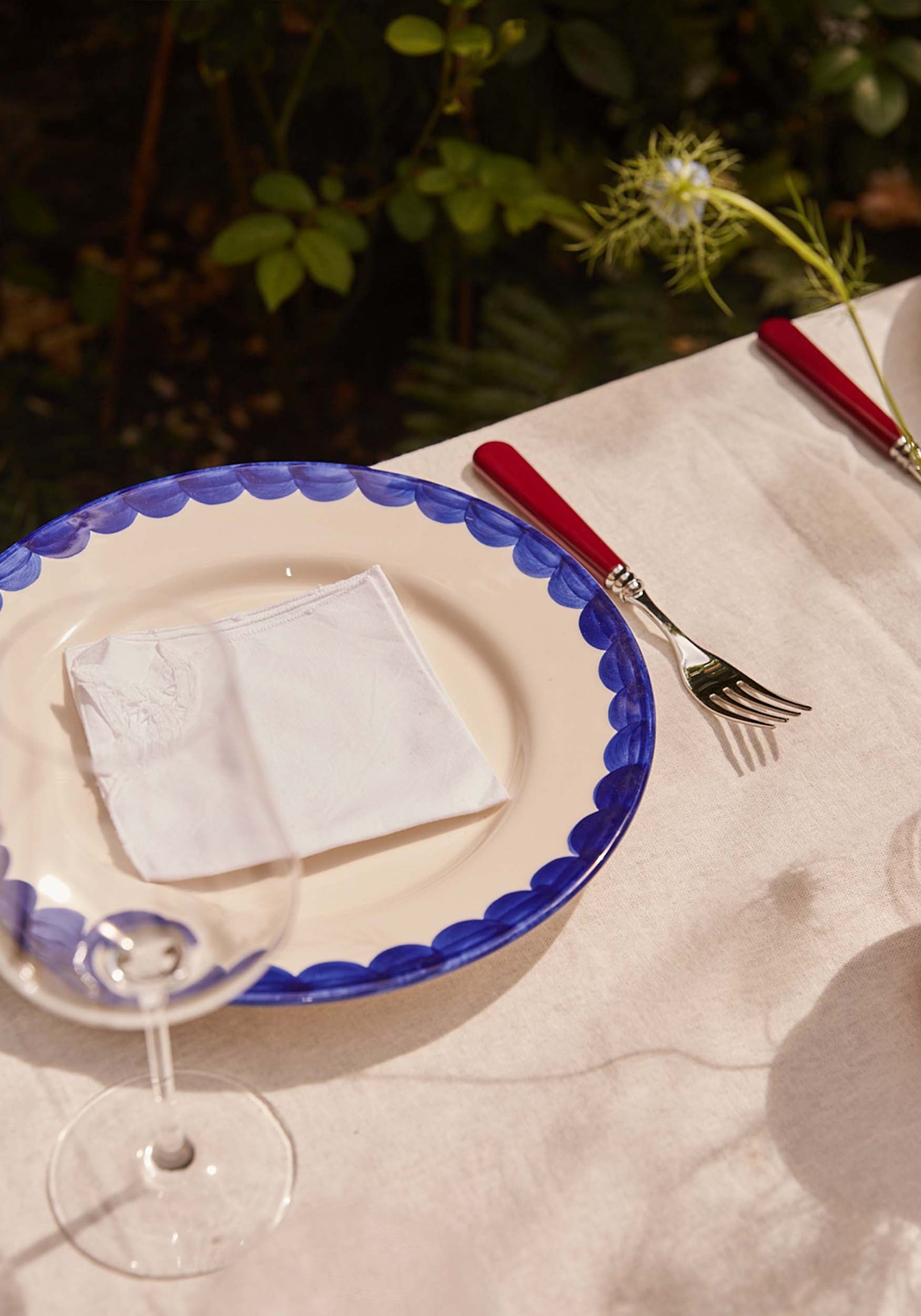 16-Piece Burgundy Cutlery Set