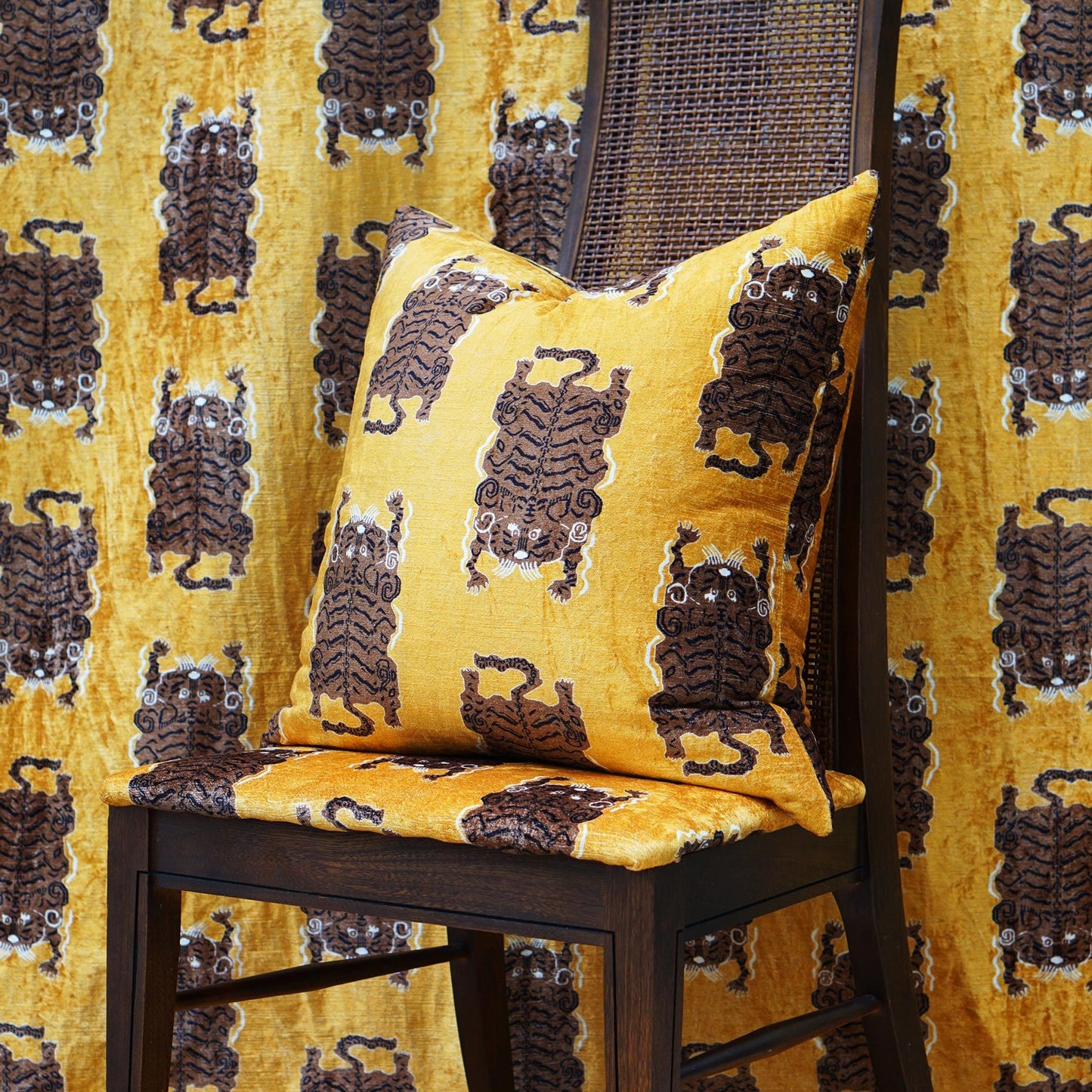 Le Tibetan Pillow