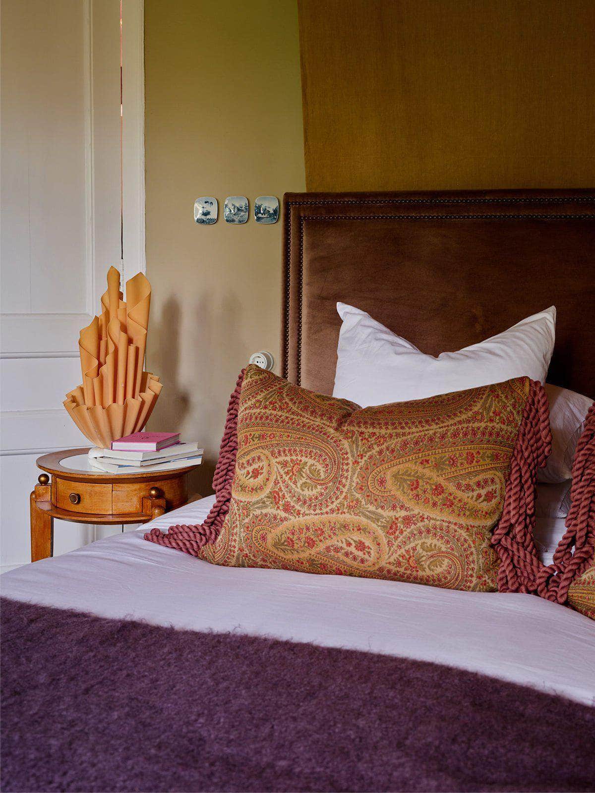 Pillow with Side Frindge Burgundy