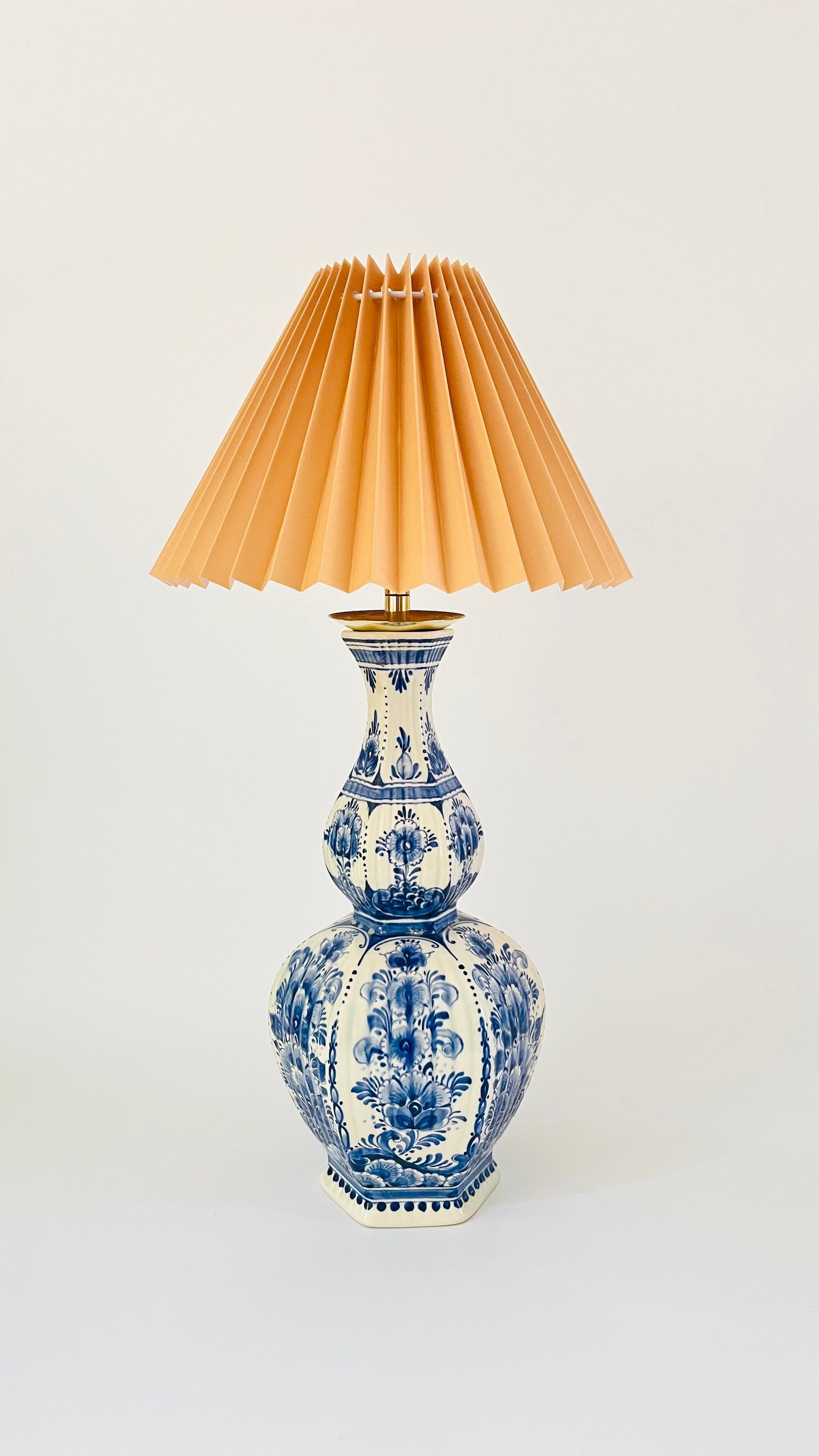 Antique Delft ‘Knobbelvaas’ Lamp