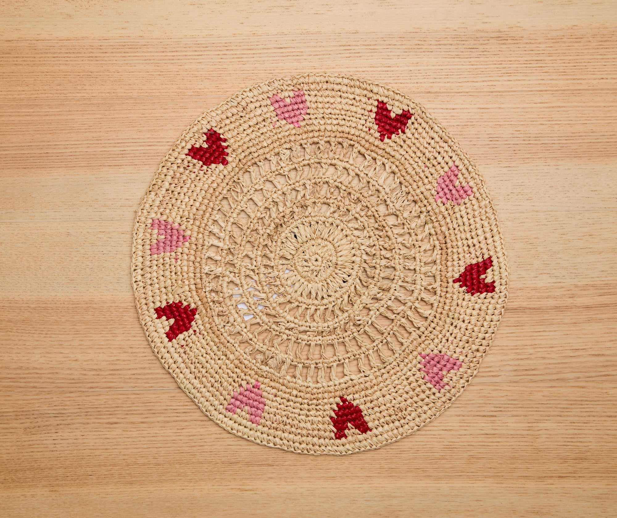 Handwoven Heart Raffia Placemat – Artisan Table Décor with Red & Pink Hearts