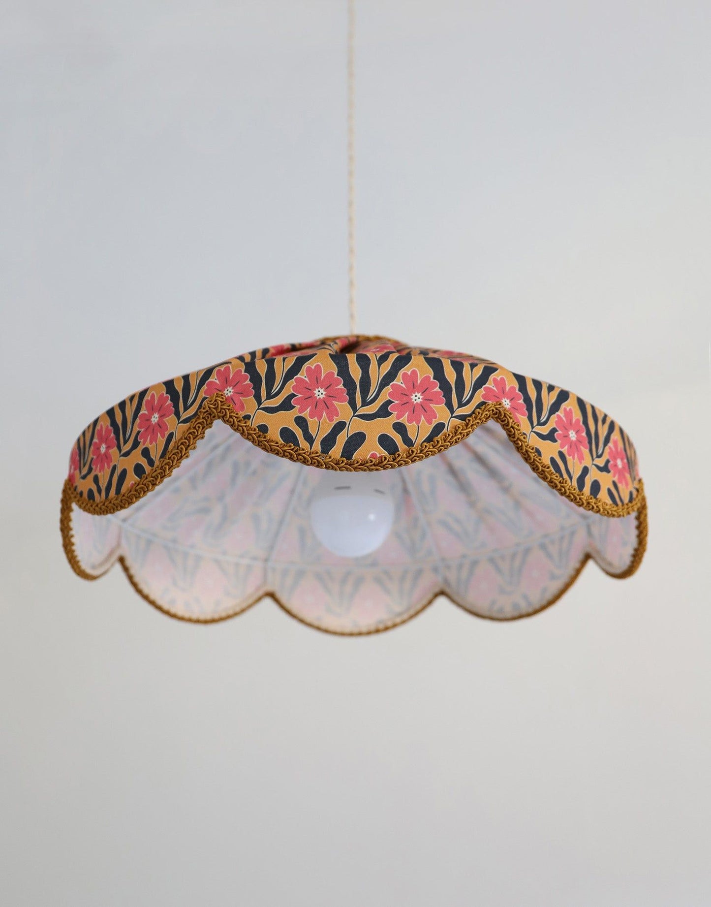 Floral-Shaped Pendant Light Cosette “Goa Flowers”