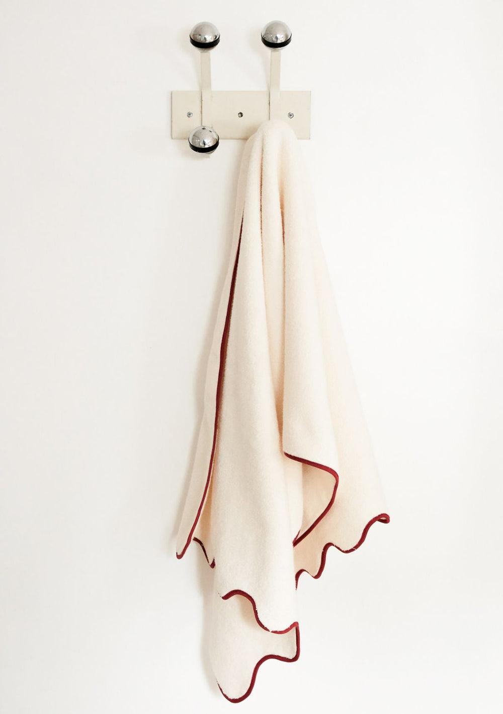 Ivory & Bordeaux Cotton Wavy Hand Towel