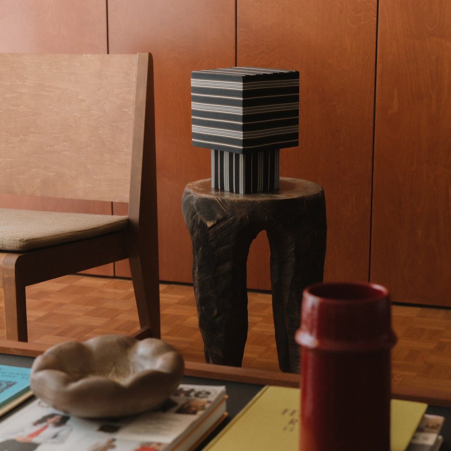 La Petite Boîte - Cameron Black Table Lamp