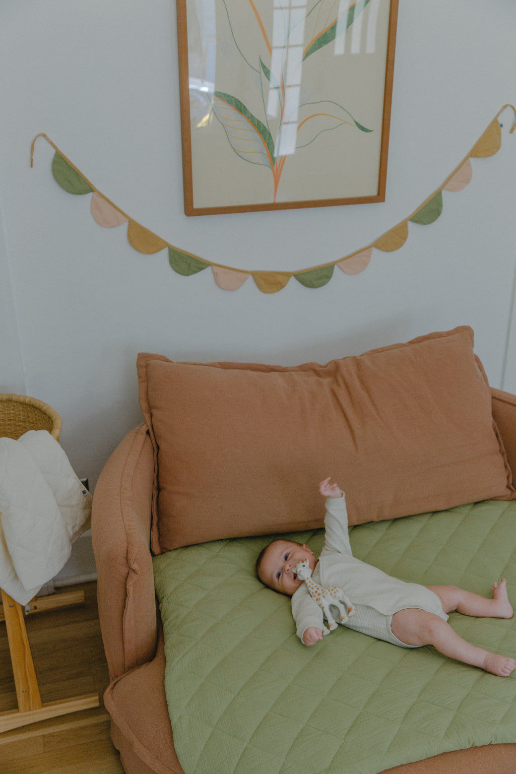 Soft Petal Garland – Breakfast