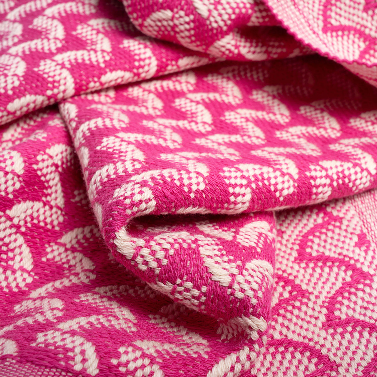 Silent Ripple Pure Cotton Bath & Beach Towel In Dark Pink