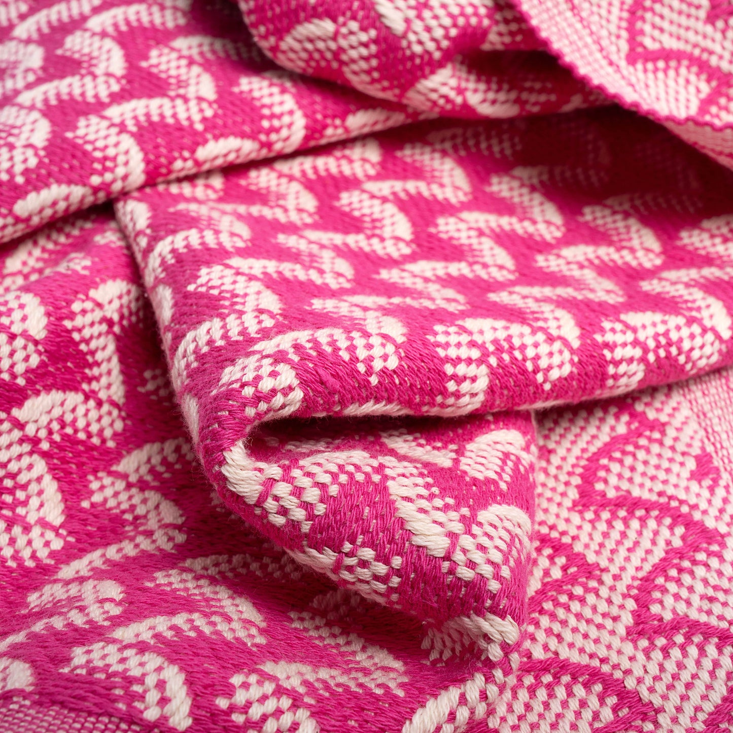 Silent Ripple Pure Cotton Bath & Beach Towel In Dark Pink