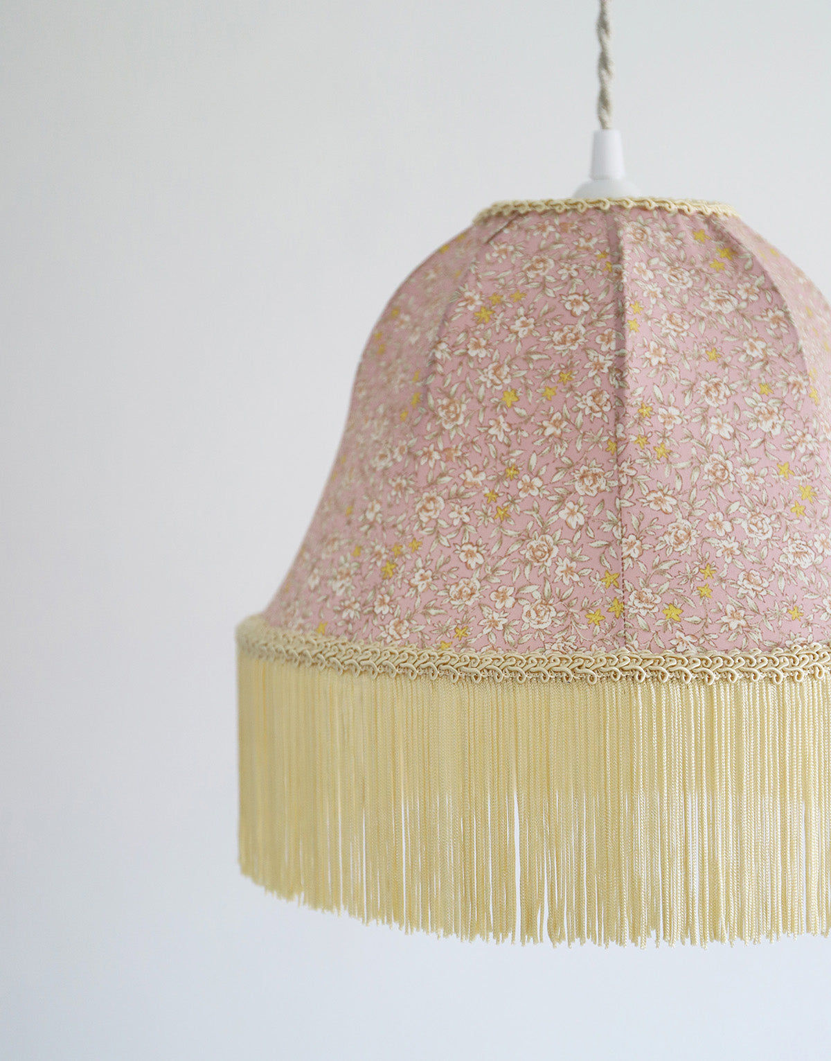 Vintage Bell-Shaped Pendant Light Printed with Fringes