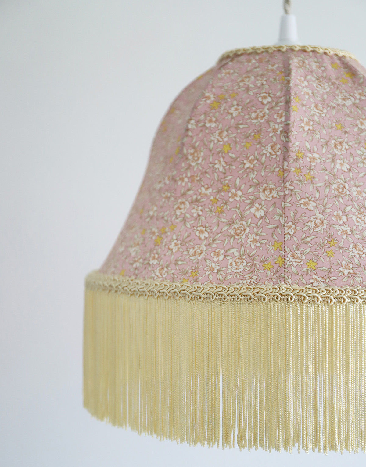 Vintage Bell-Shaped Pendant Light Printed with Fringes