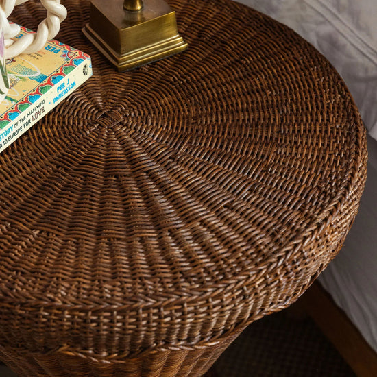 Damru Side Table (Teak)