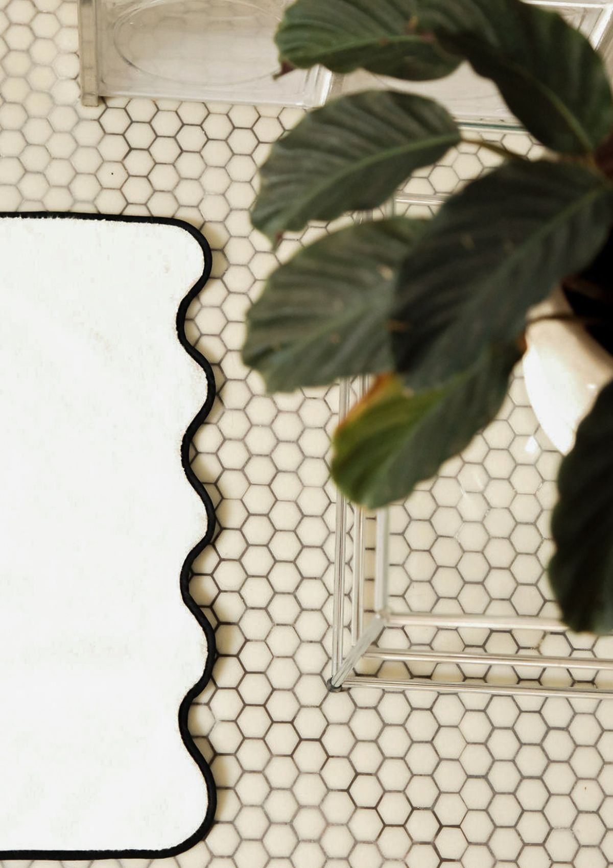 Ivory & Black Cotton Wavy Bath Mat