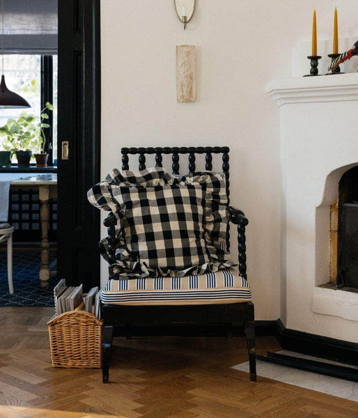 Pleated Cushion Cover b/w