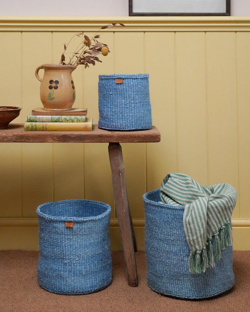 TOTO: Powder Blue Round Sisal Basket