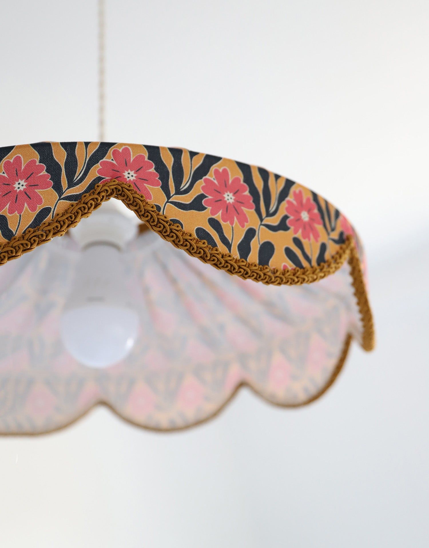 Floral-Shaped Pendant Light Cosette “Goa Flowers”