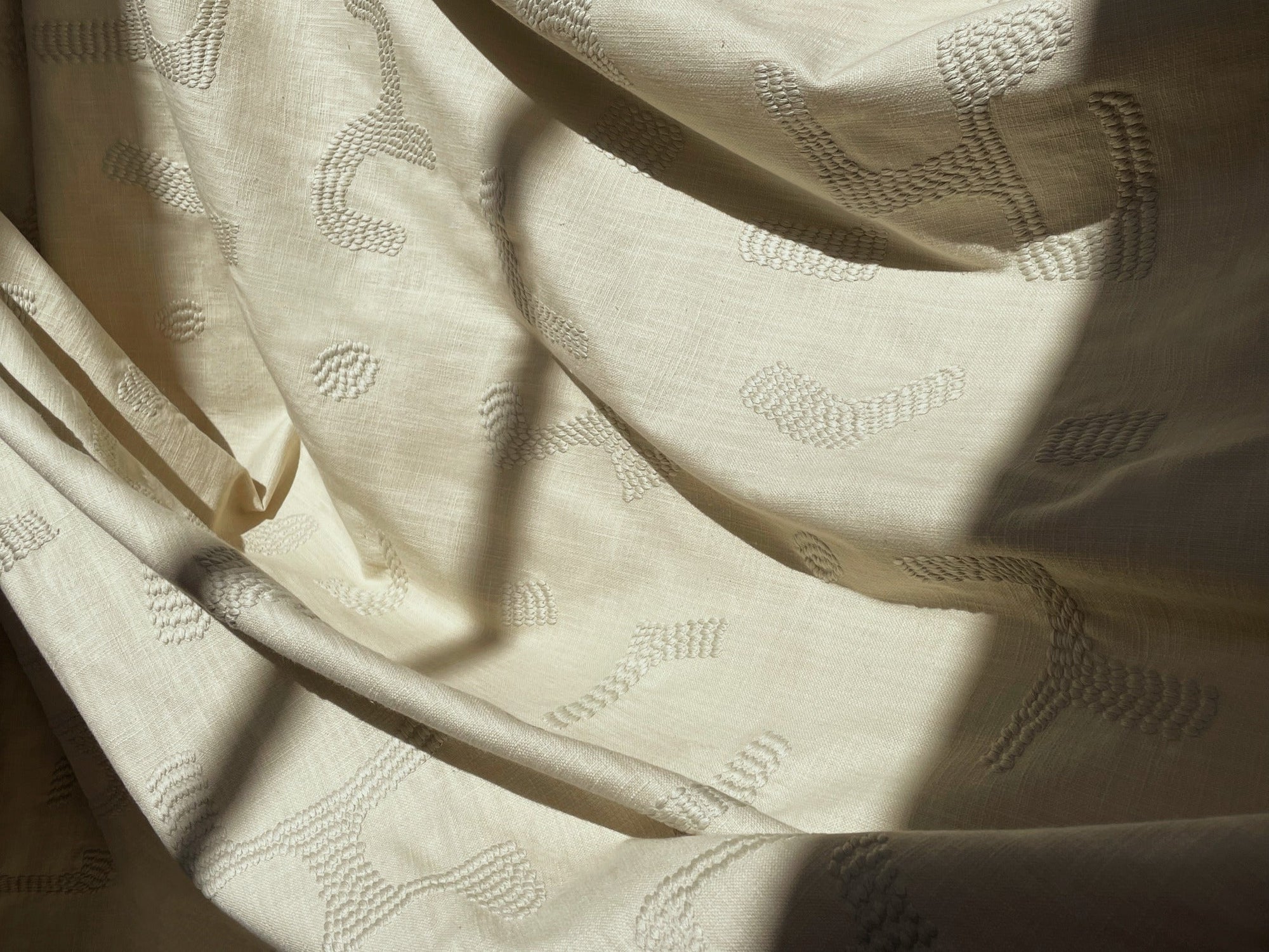 Aurora Footstool, Raphia, Powder