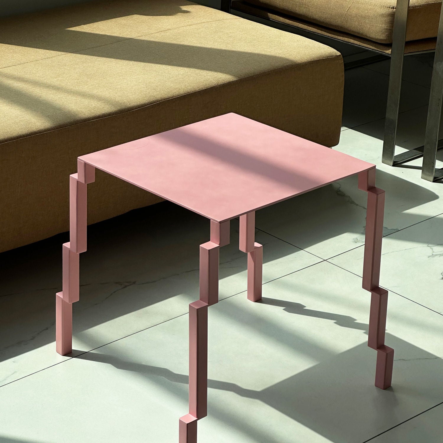 Bug 4040 - Side Table