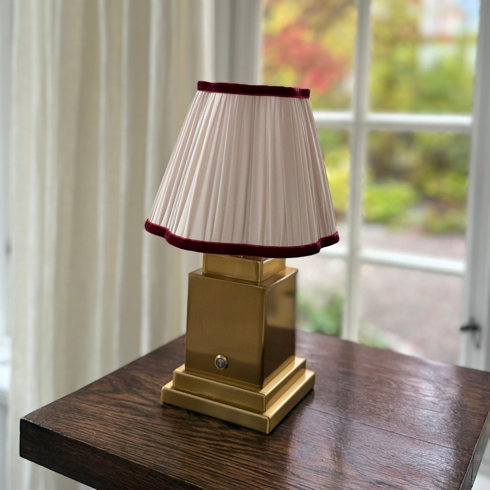 Athena Rechargeable Table Lamp (Ivory with Burgundy Rim)