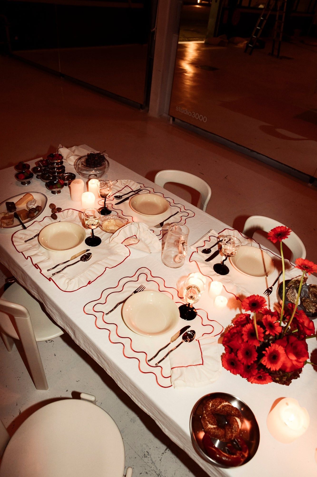 Frills Napkins Ivory/Red - Set of 2