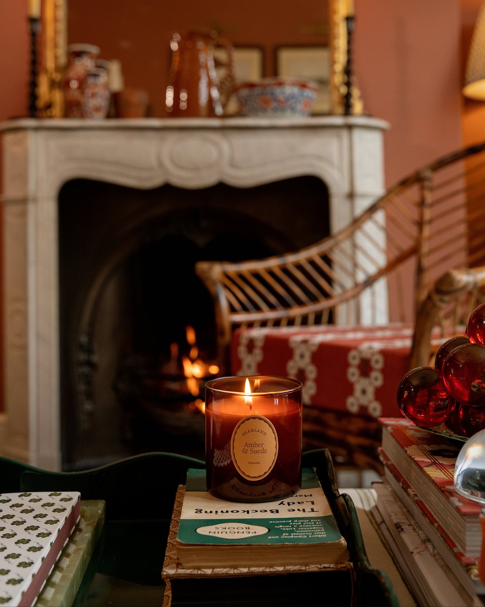 Amber & Suede Candle 225g