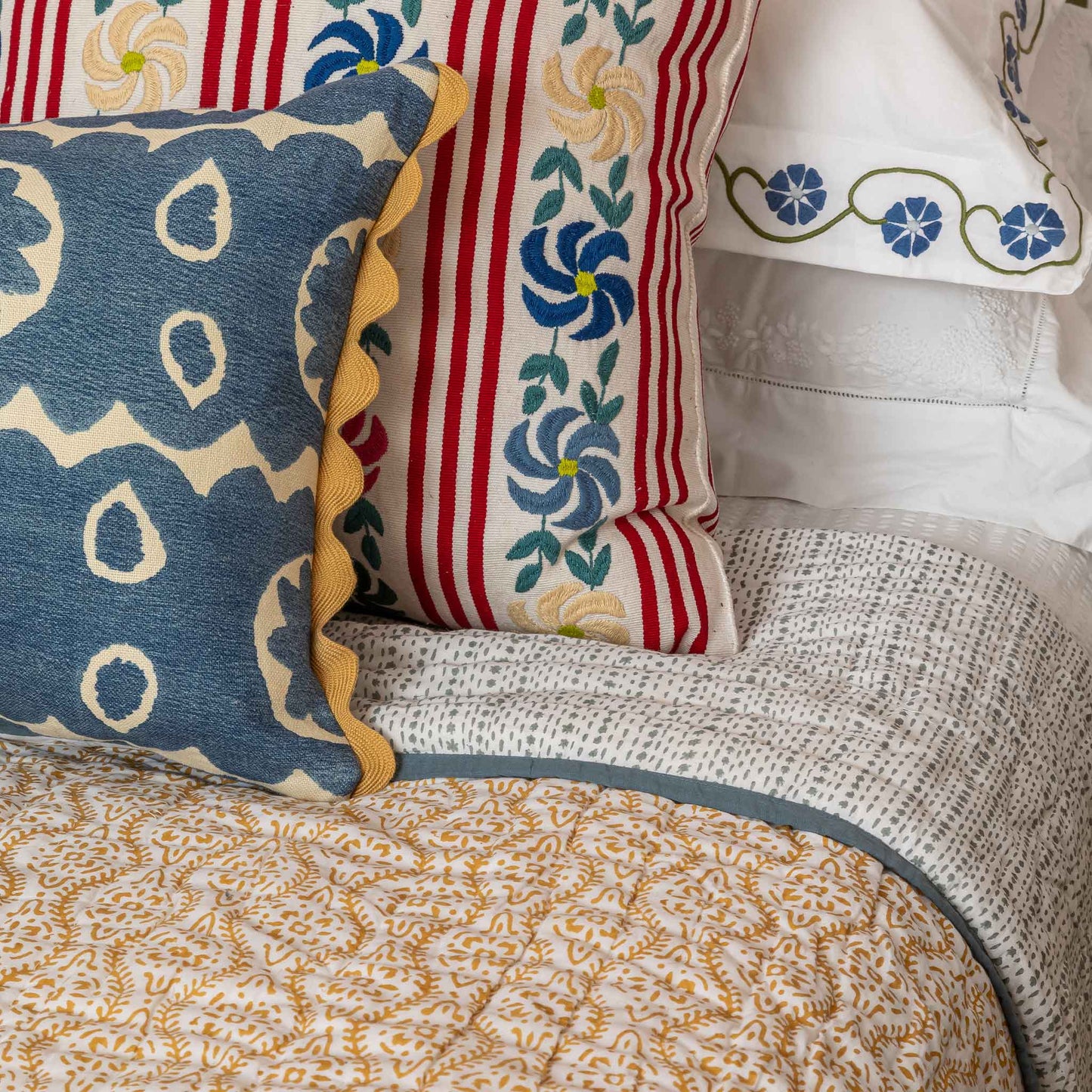 Double Floral Star Quilt Yellow Blue