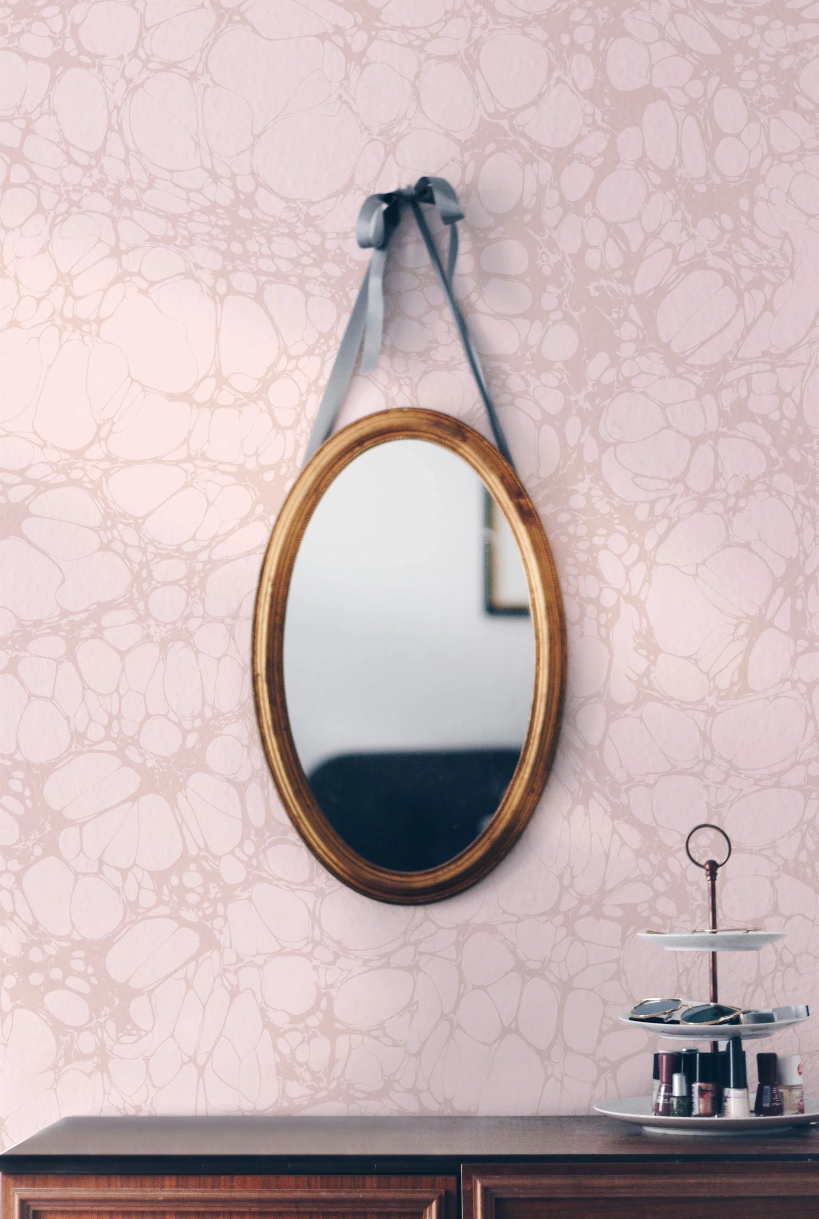 Marbled Wallpaper - 'Moucheté' - Col: Candytuft - Mica Coated Non-Woven