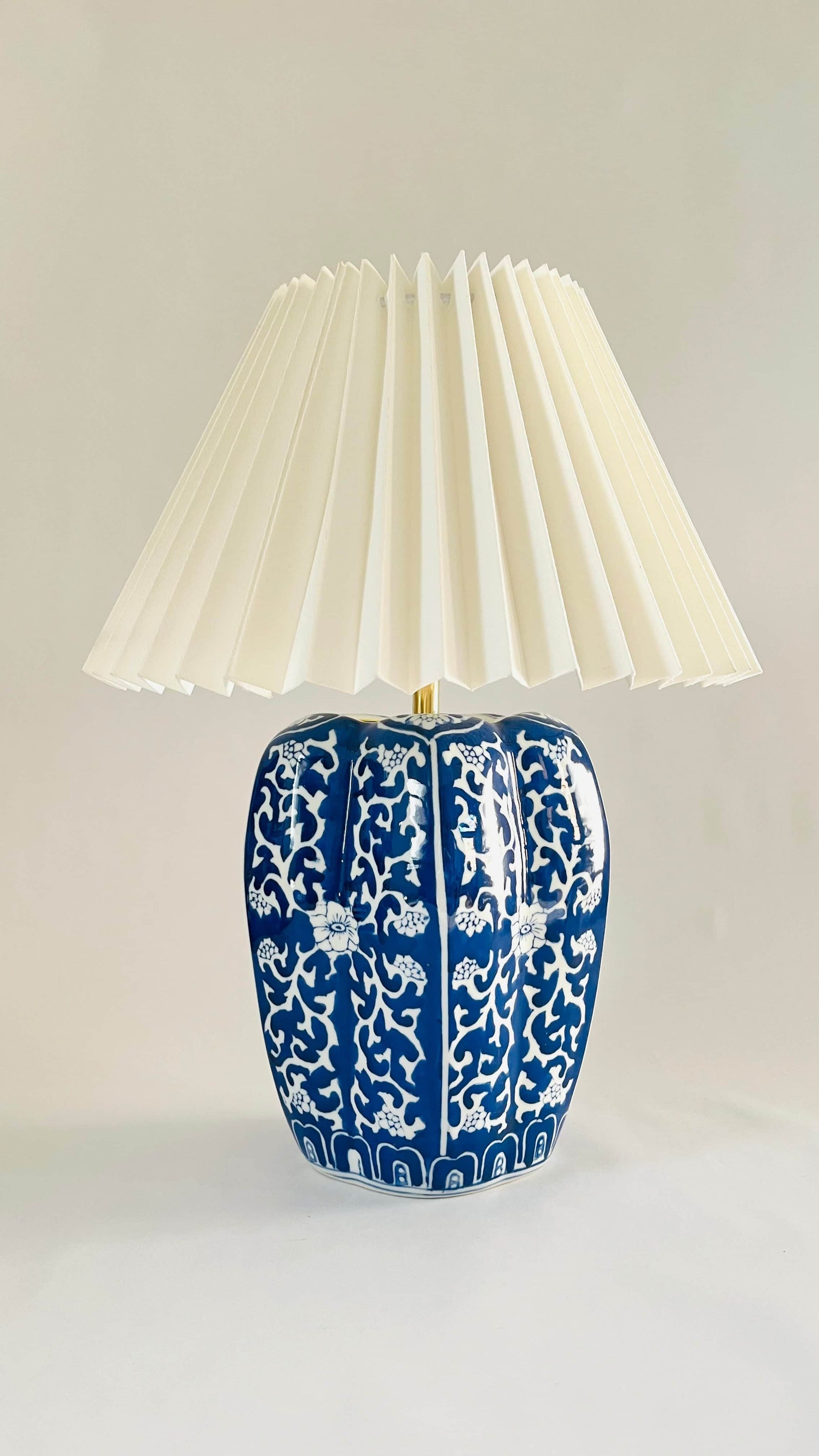 Antique Chinese Table Lamp