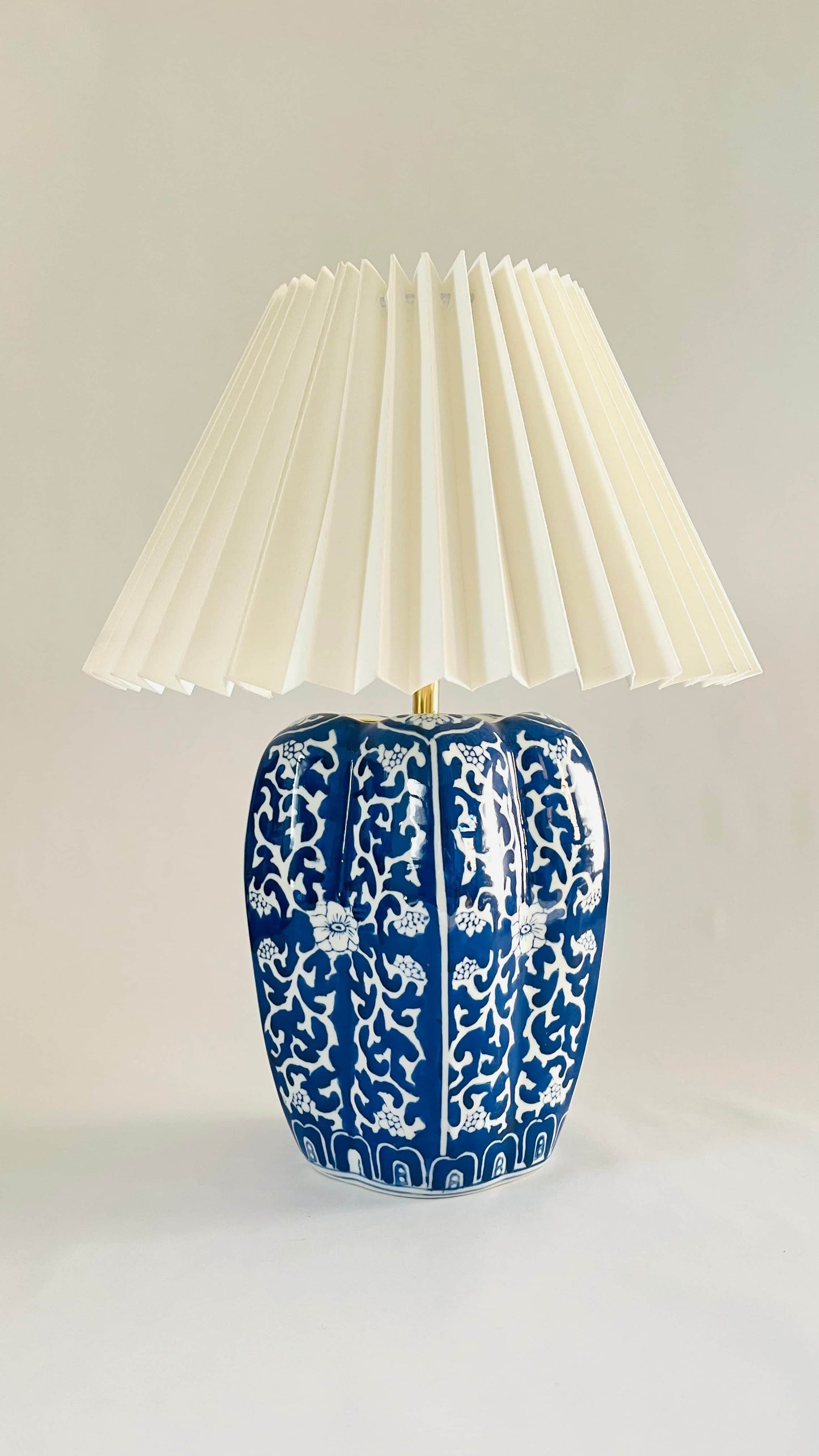 Antique Chinese Table Lamp