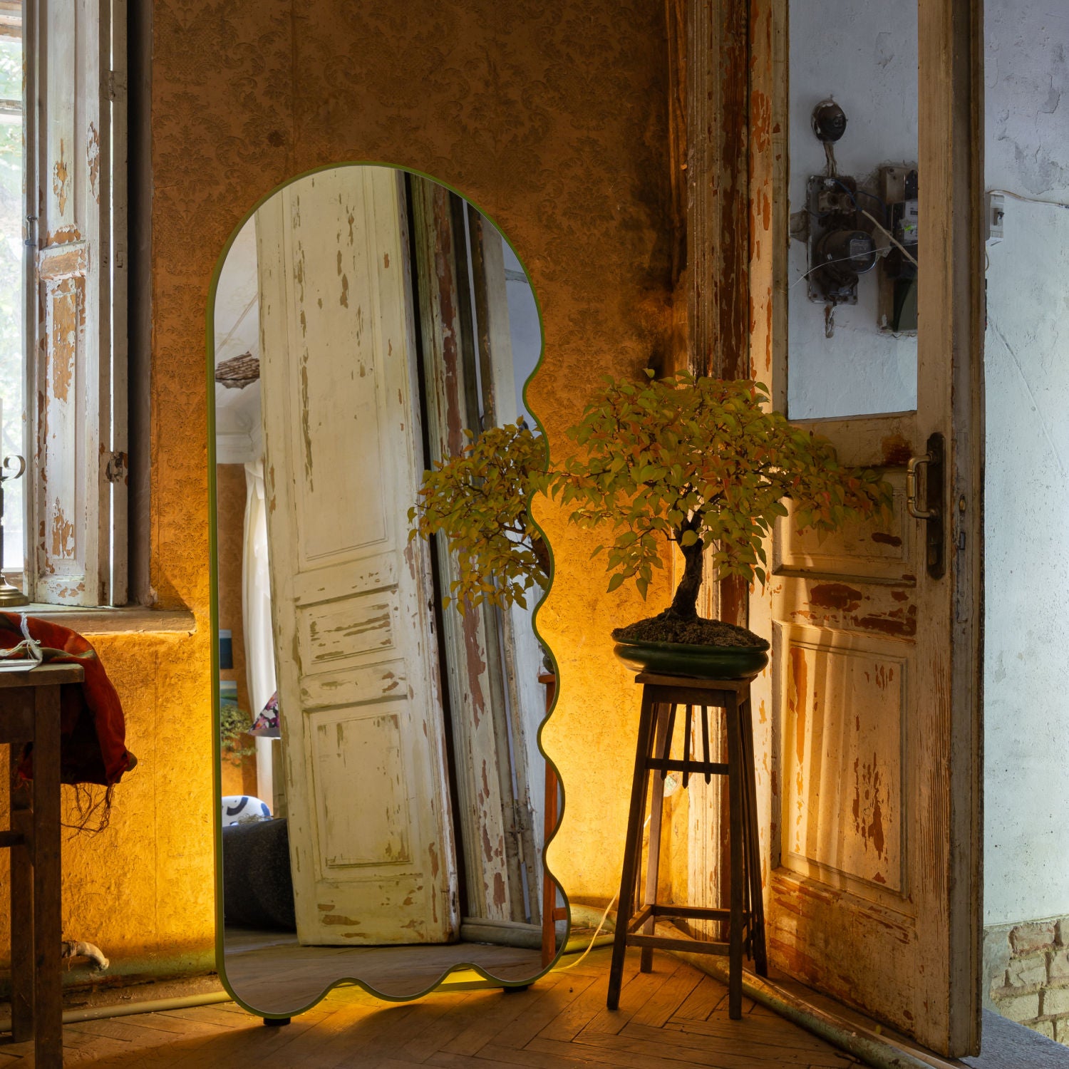 Archvyli R - Large Sculptural Mirror