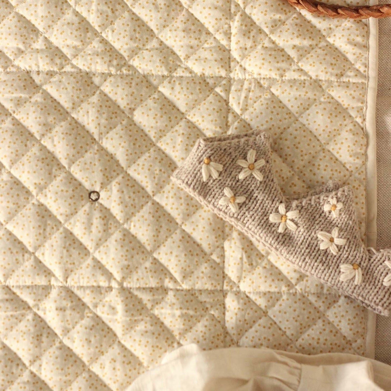 Travel Baby Changing Mat - Wild Chamomile