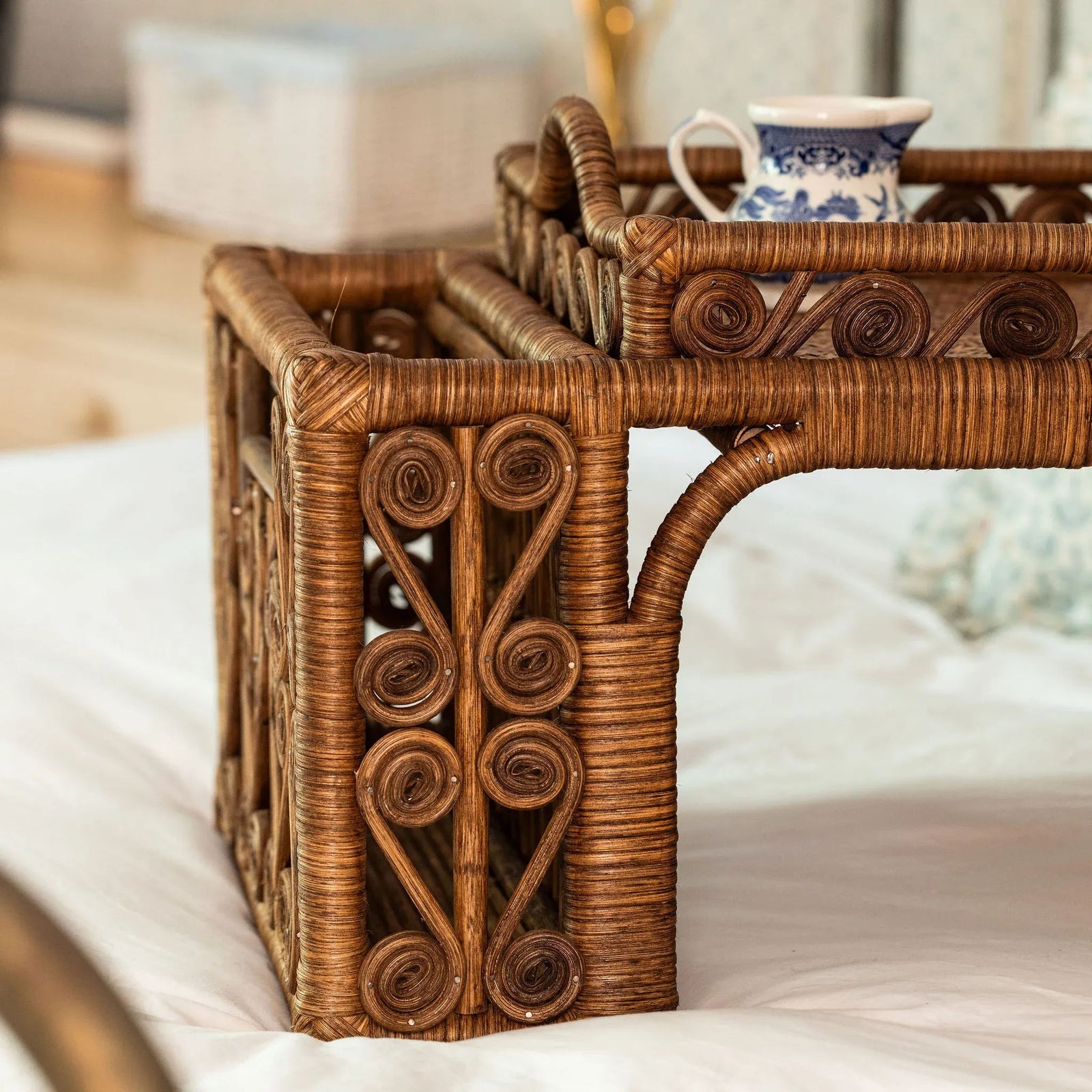 Ivy Breakfast Tray (Teak)