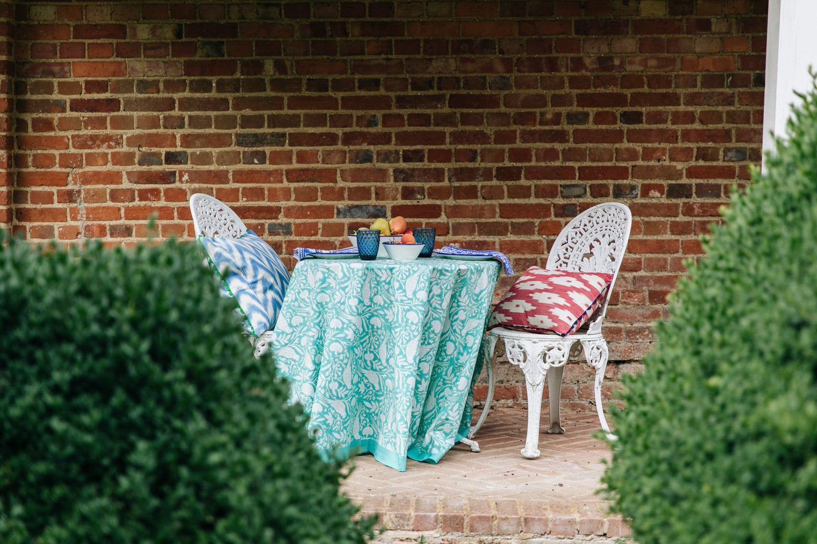 Parrot Tablecloth In Aqua