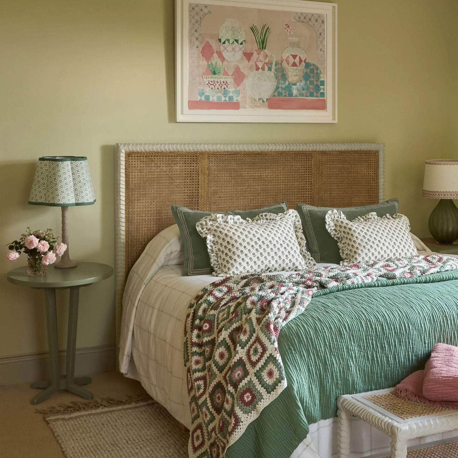 Small Twisted Wooden Table Lamp - Pink