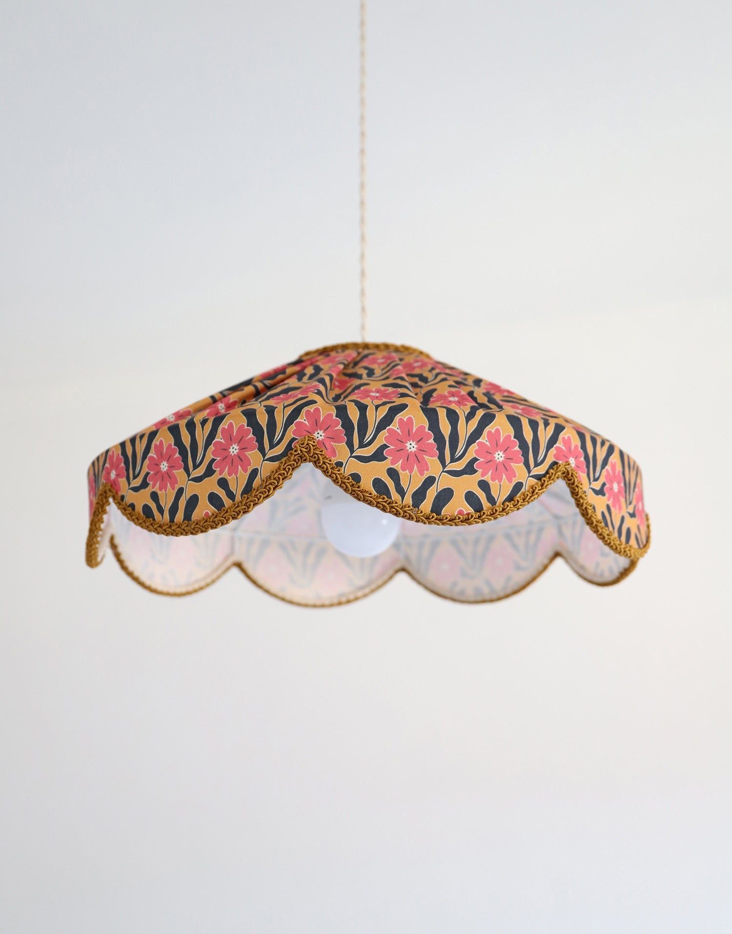 Floral-Shaped Pendant Light Cosette “Goa Flowers”