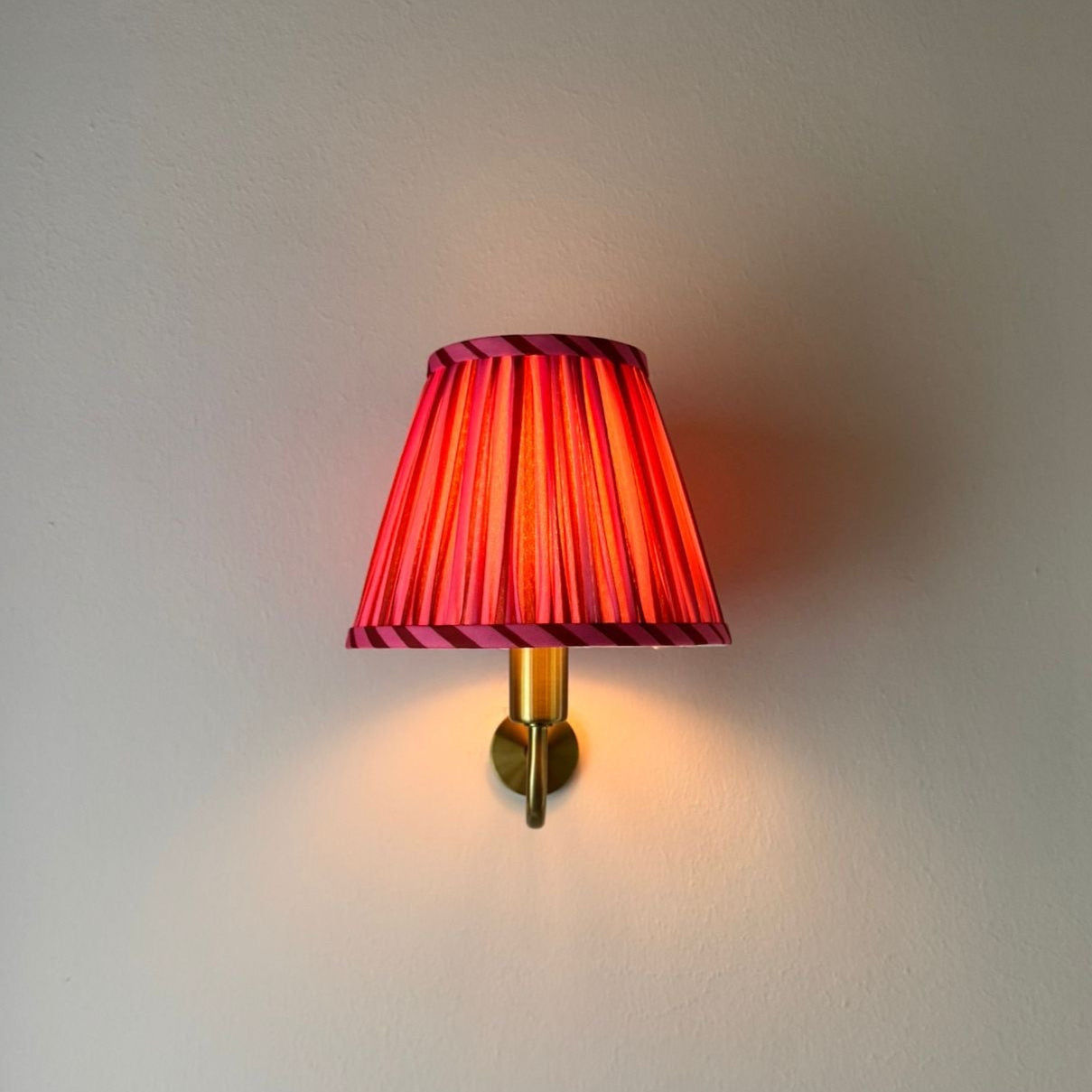 Poppy Wall Light Pink Red Stripes