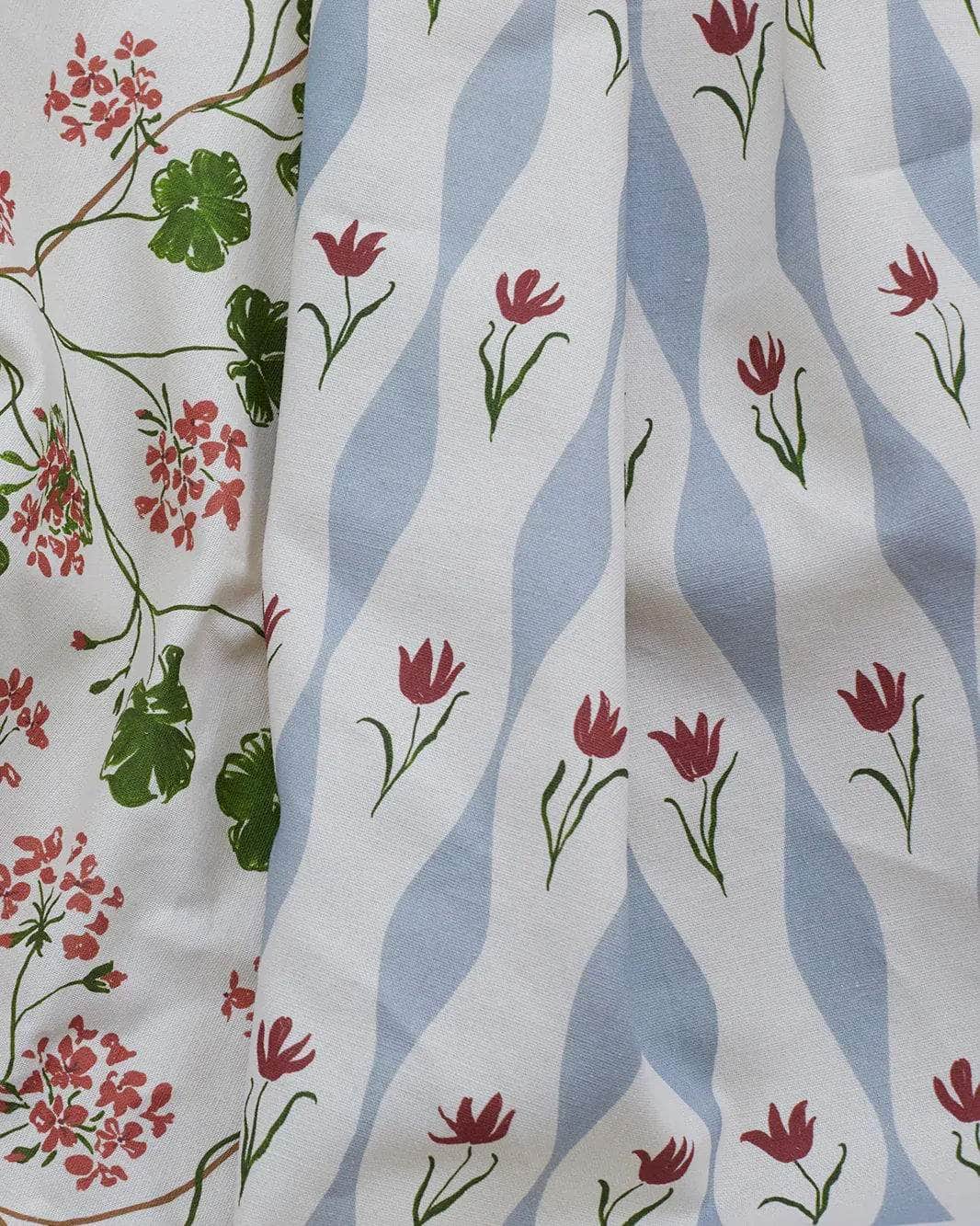 Tulip Wave Linen, Sky