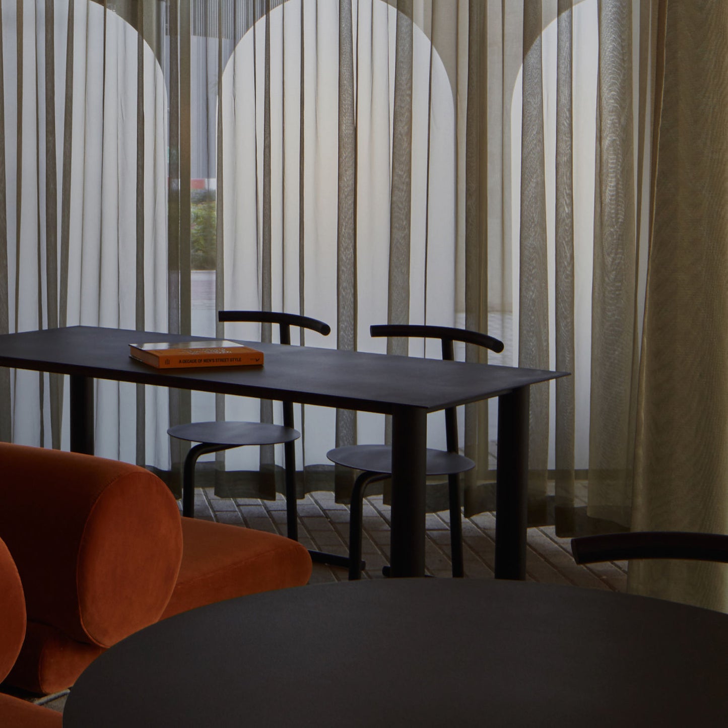 Eater Light Chair