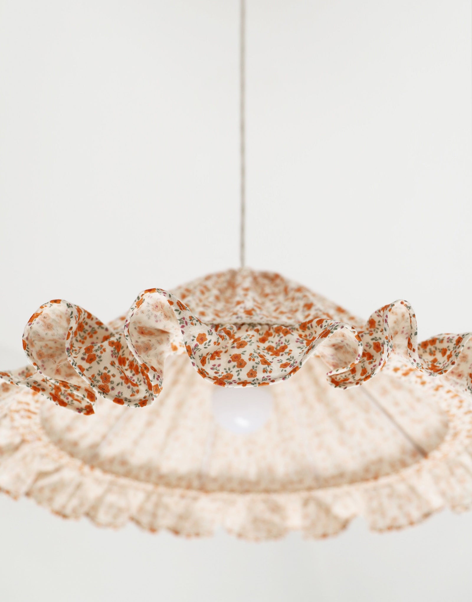 Conical Pendant Light With Ruffle Emilia “Fleurettes”