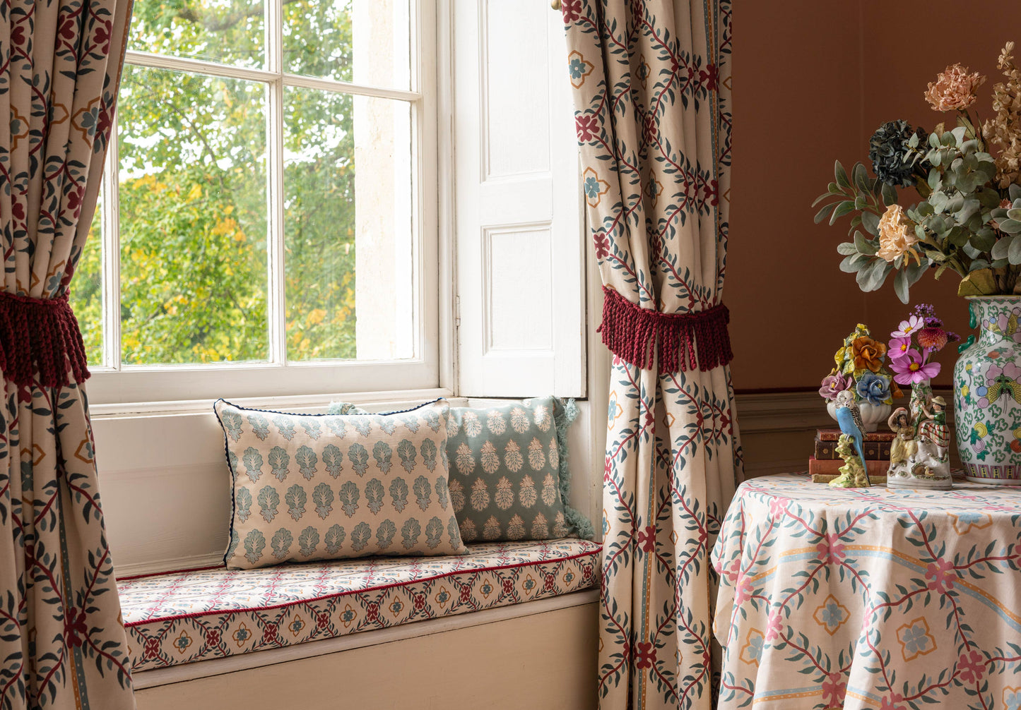 Home Collection - Winnie's Arbour Large Scale Dark Fabric