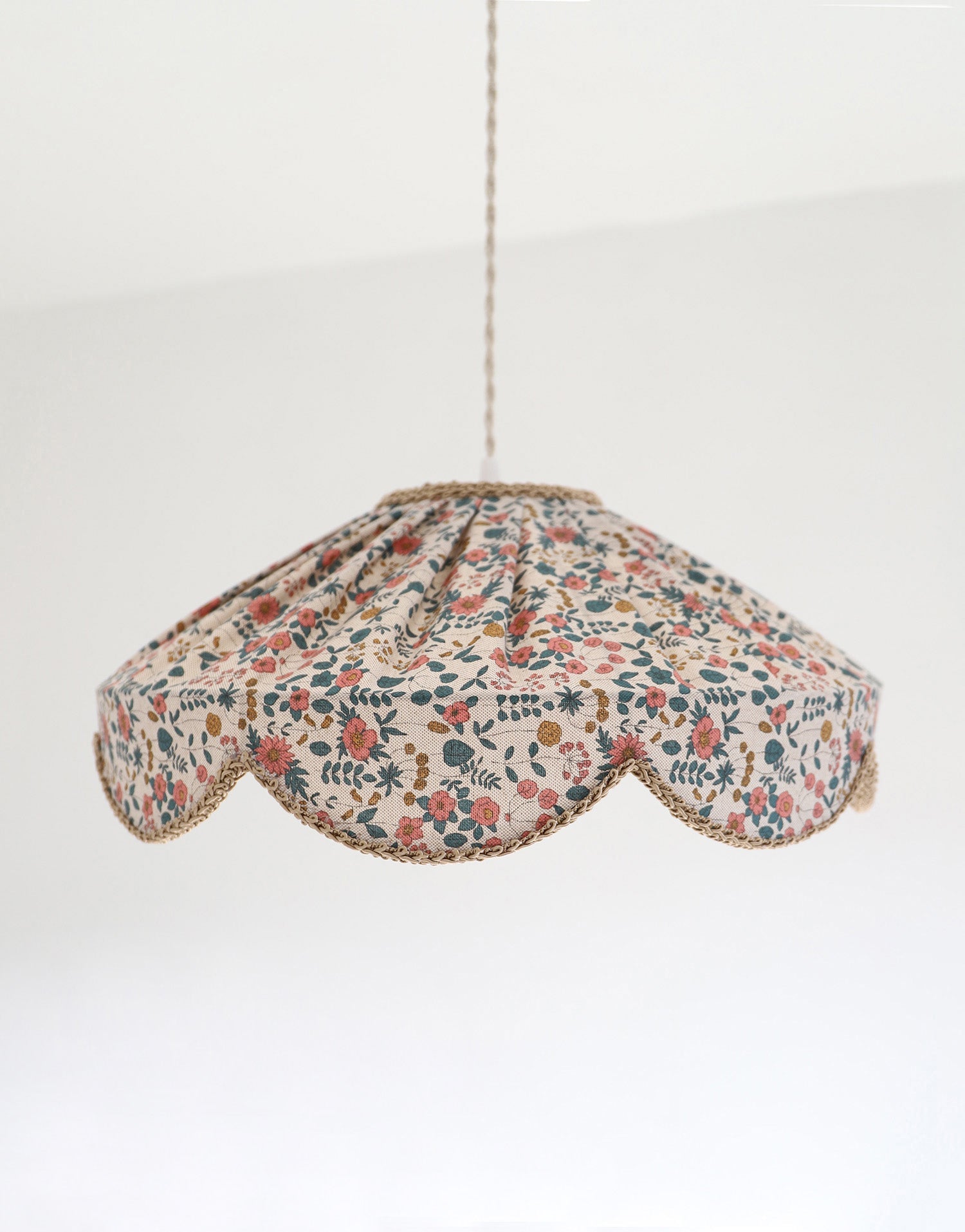 Floral-Shaped Pendant Light Cosette Printed “English Garden”